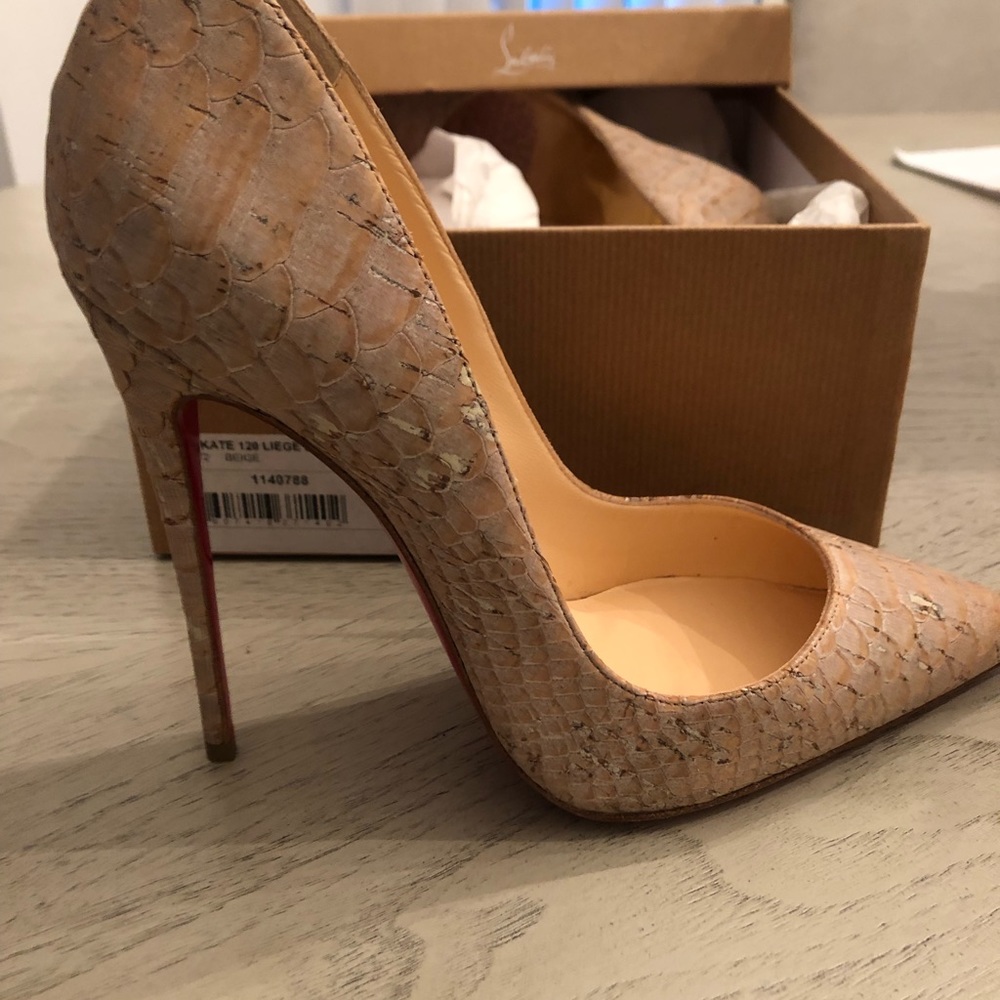 Christian Louboutin so Kate Liege embosse size 37